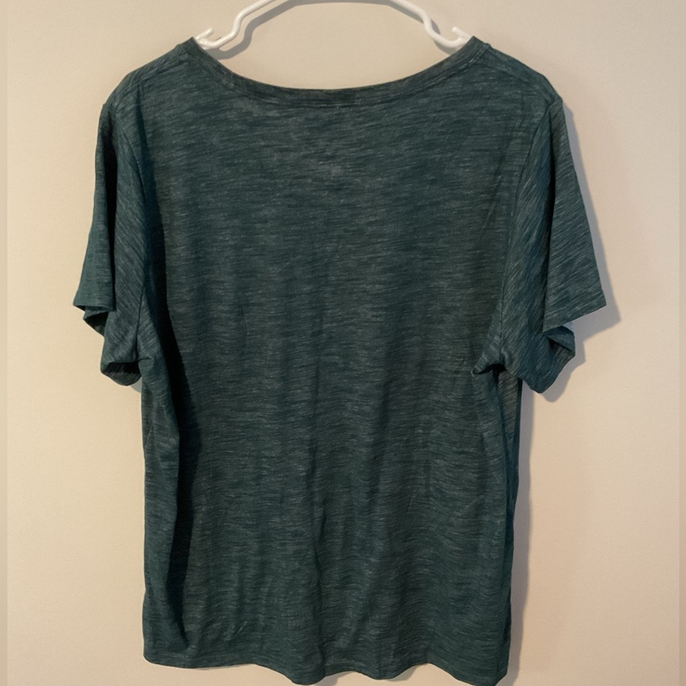 Women’s Nike dri-fit tee-shirt - Picture 4 of 4